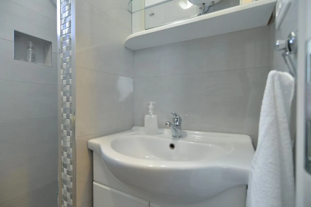 Apartments Orange 167 Novigrad Istria Croacia