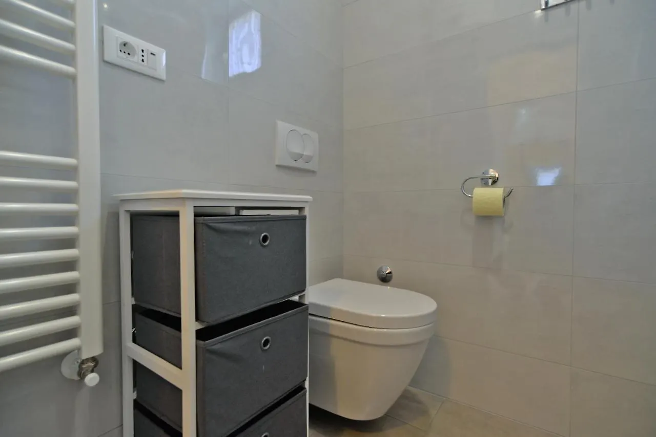 Apartments Orange 167 Novigrad Istria