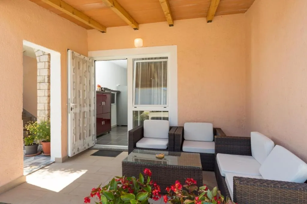 Apartments Orange 167 Novigrad Istria 0*,  Croacia