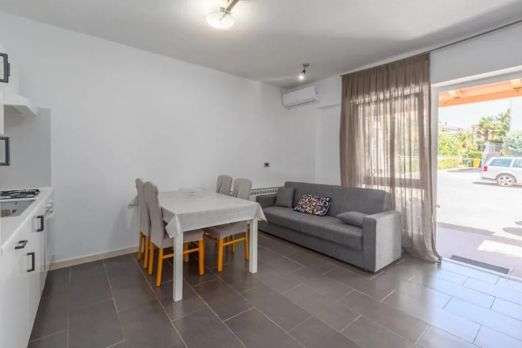 Apartments Orange 167 Novigrad Istria Croacia