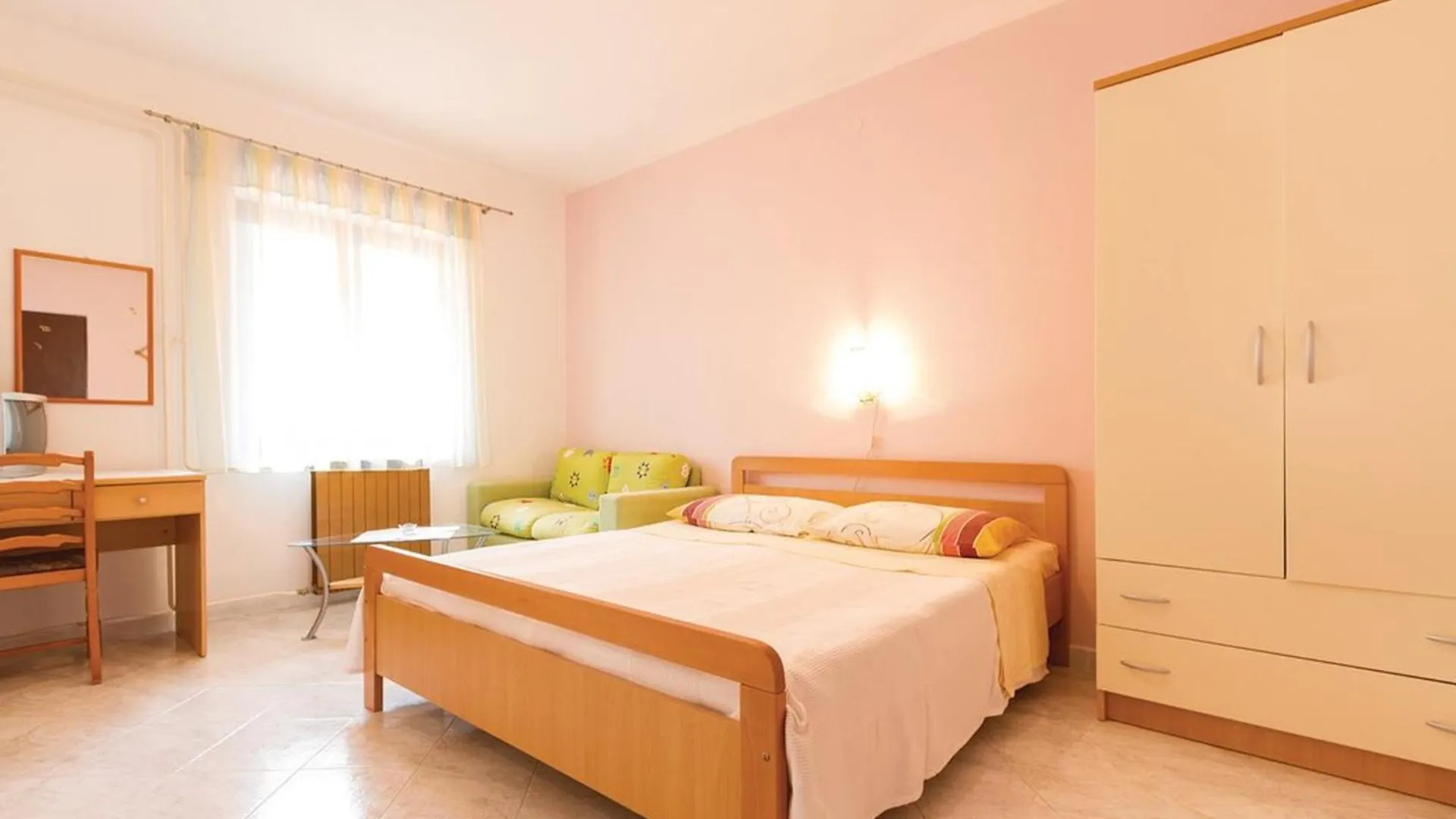 Apartments Orange 167 Novigrad Istria