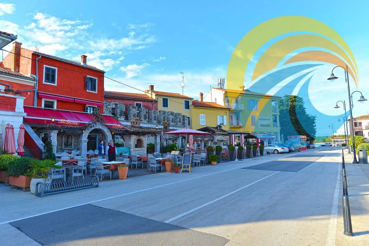 Apartments Orange 167 Novigrad Istria 0*,